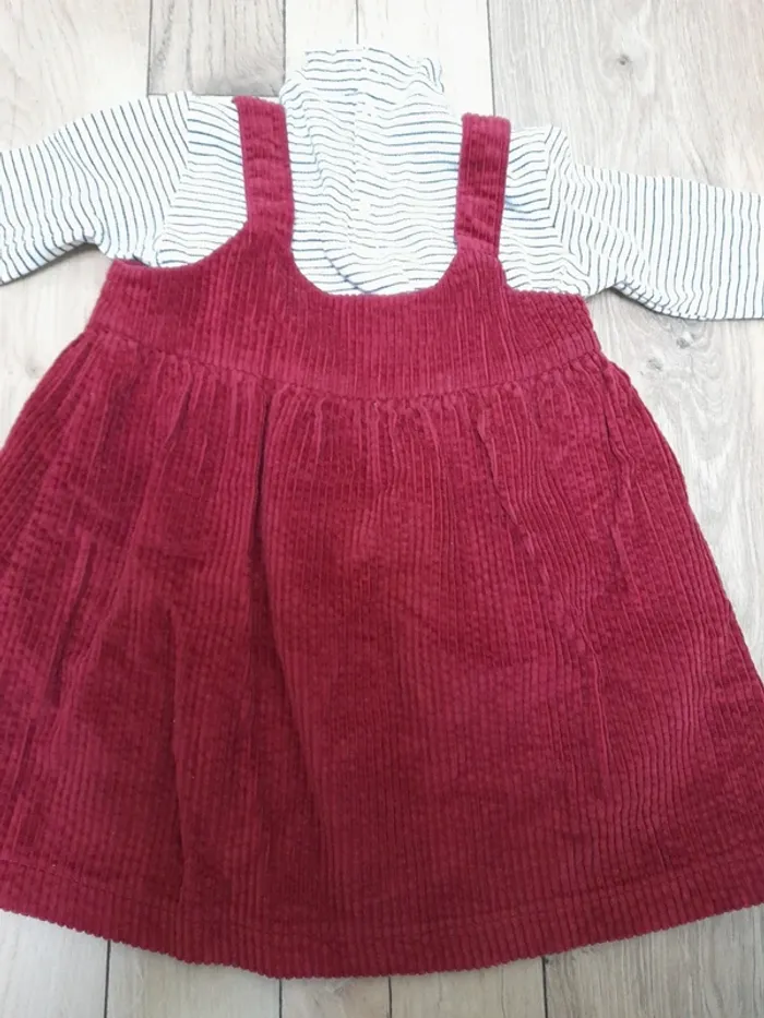 Robe en velours rouge 18 mois - photo numéro 3