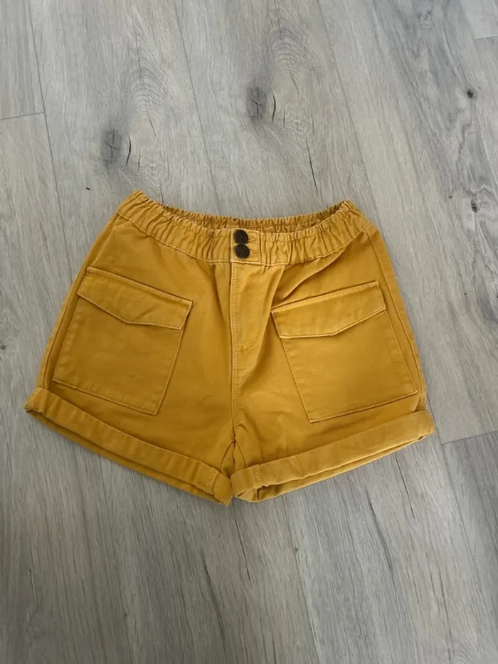 Short tape à l’œil 14 ans