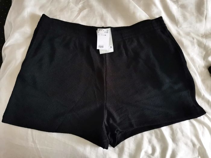 Short noir grande taille neuf avec étiquette - photo numéro 2