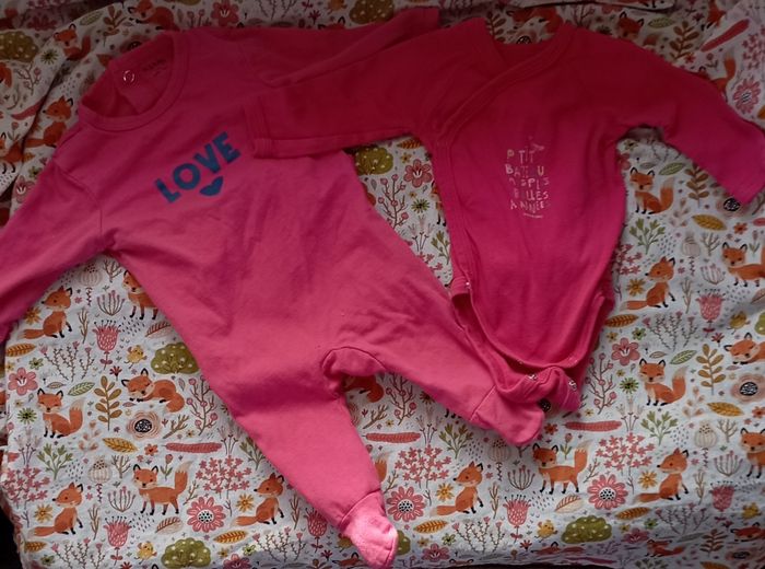 Lot vêtements 1 mois - photo numéro 3