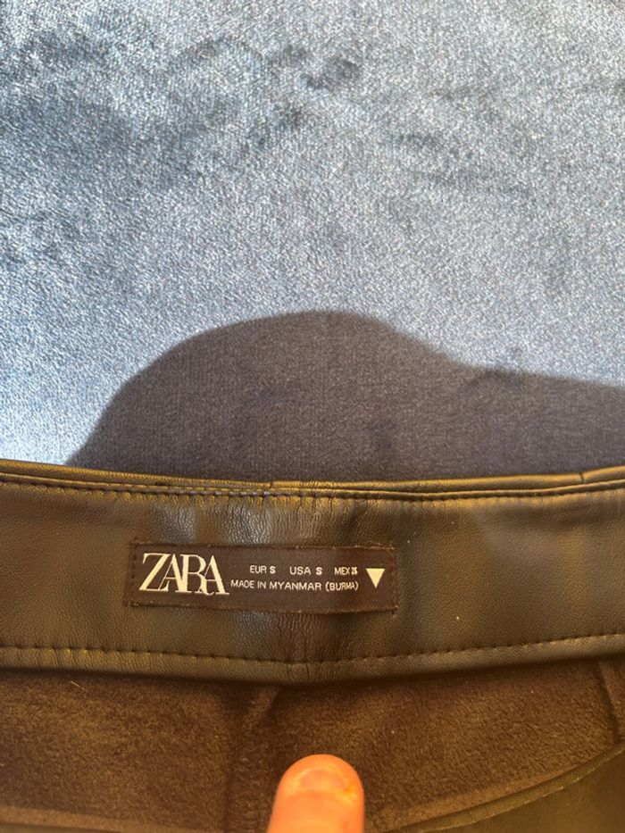 jupe short en cuir zara S - photo numéro 3