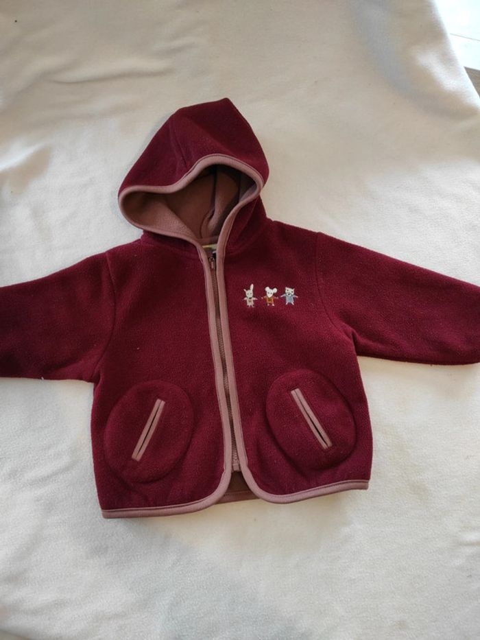 Gilet bordeau à capuche taille 12 mois