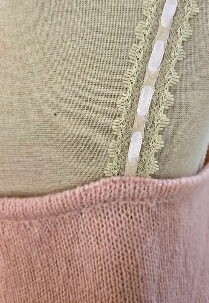 Haut top pull rose ruban dentelle La Redoute Taille 42/44 (40) Neuf - photo numéro 6