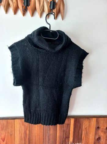 Pull sans manches col roulé noir