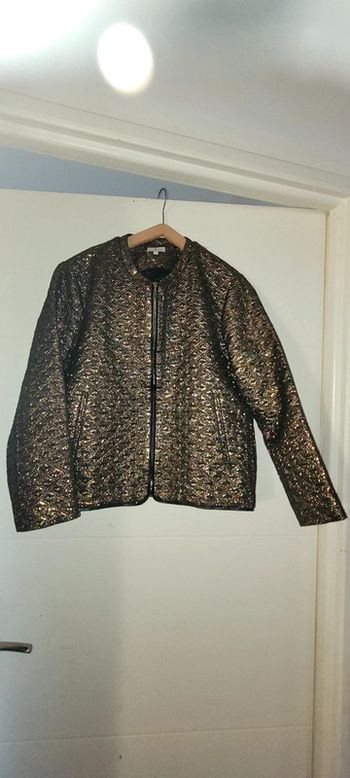 Superbe veste Cyrillus état neuf dorée taille 42