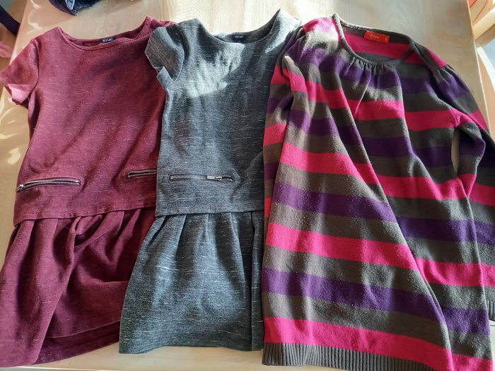 Lot  robes fille hivers 8 ans