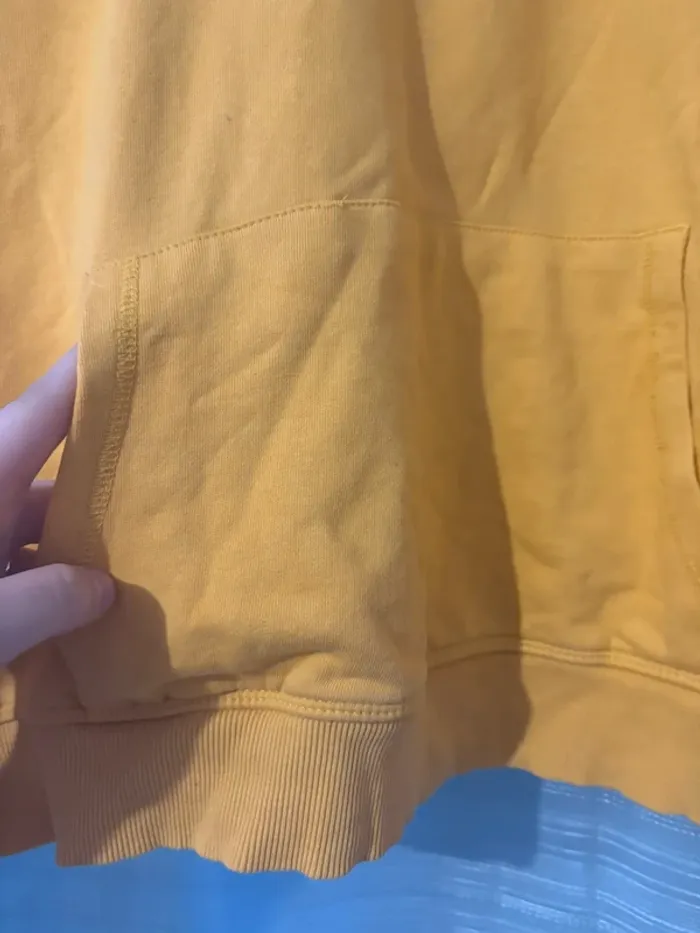 Sweat jaune - photo numéro 3