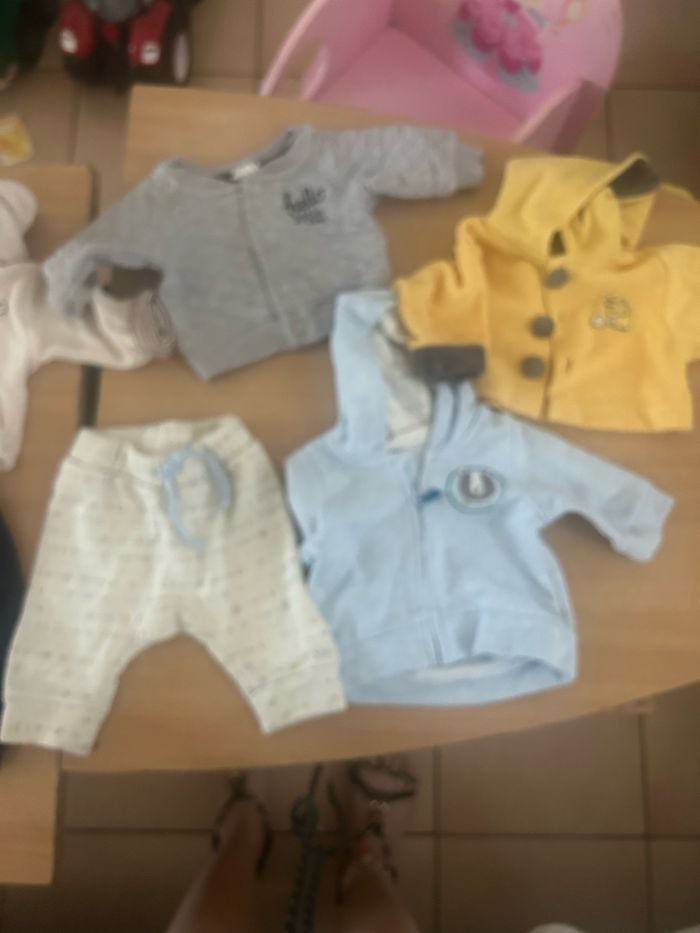 Lo de 25 vêtements teille 50cm - photo numéro 3