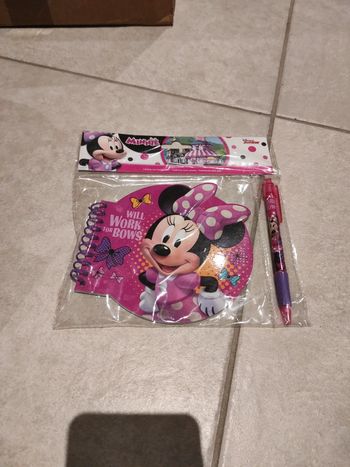 Carnet et stylo minnie