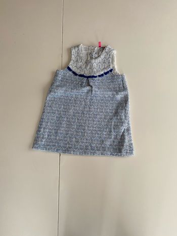 Robe blanche et bleue