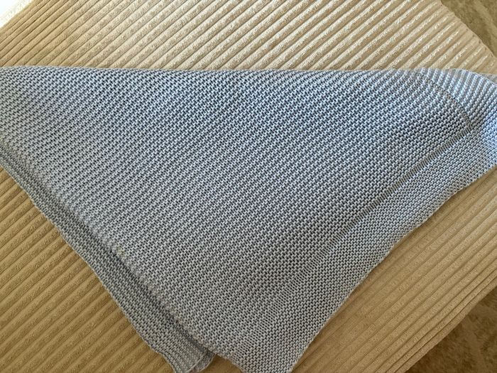 Couverture en maille, marque Chicco.