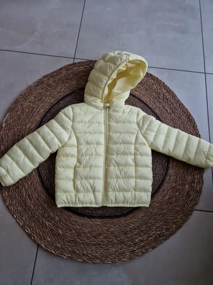 Joli manteau kiabi fille taille 4 ans