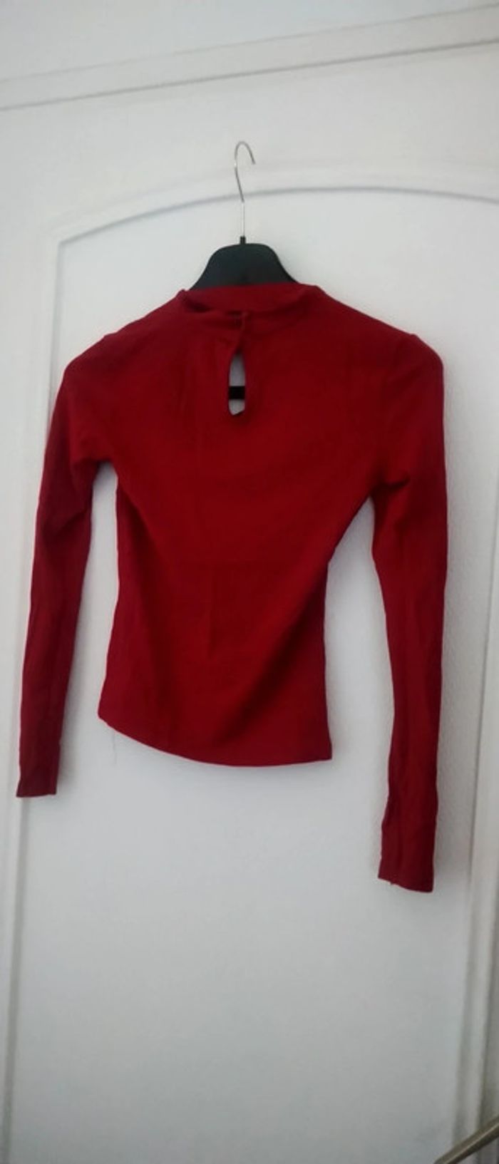 Haut rouge col montant en V neuf femme Xs bershka - photo numéro 4