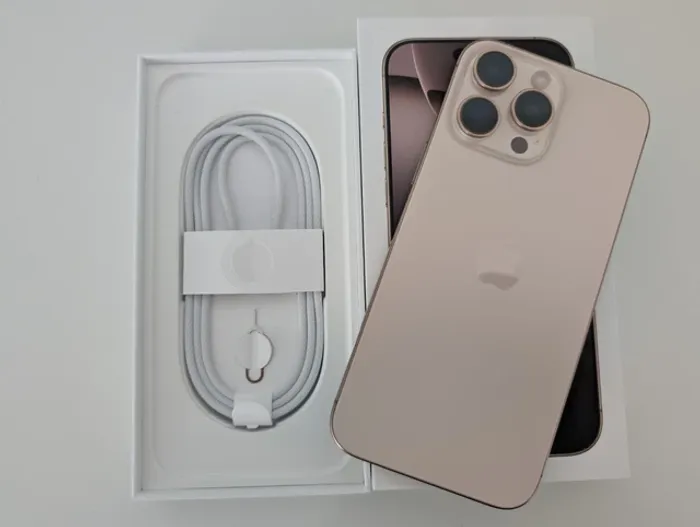 I P h o n e 16 pro Max - photo numéro 2