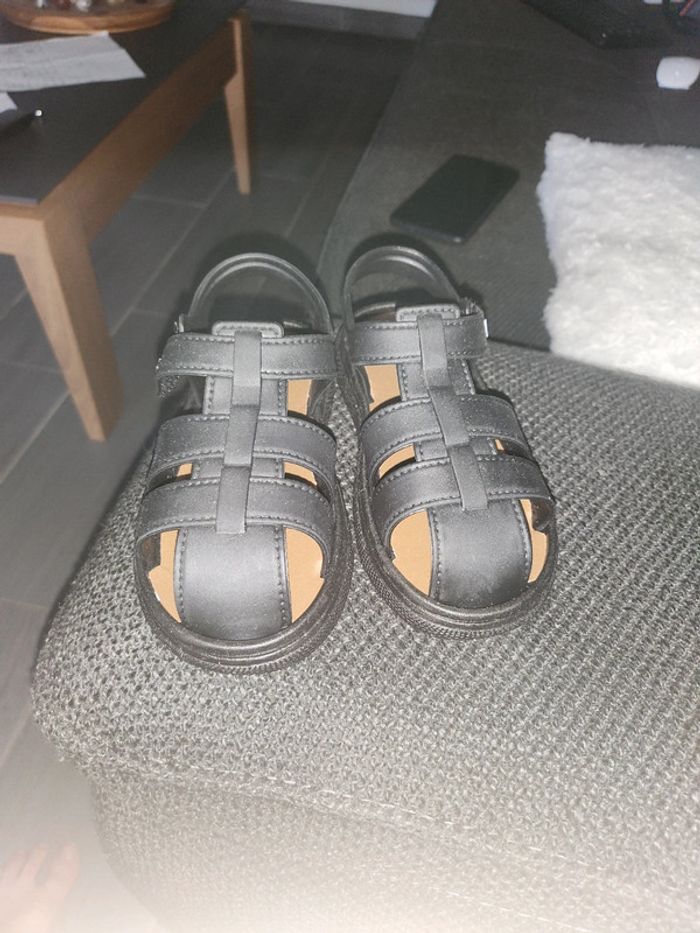 Sandale taille 27