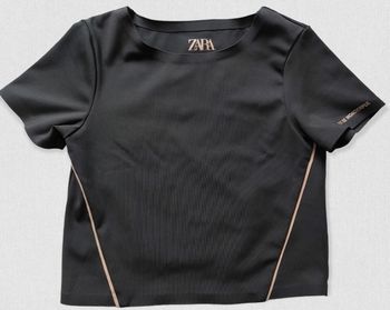 Haut de sport court