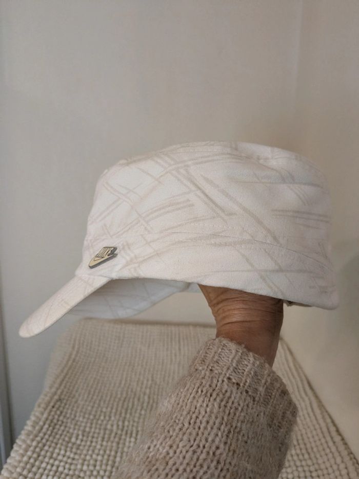 Casquette Nike blanche neuve 58
