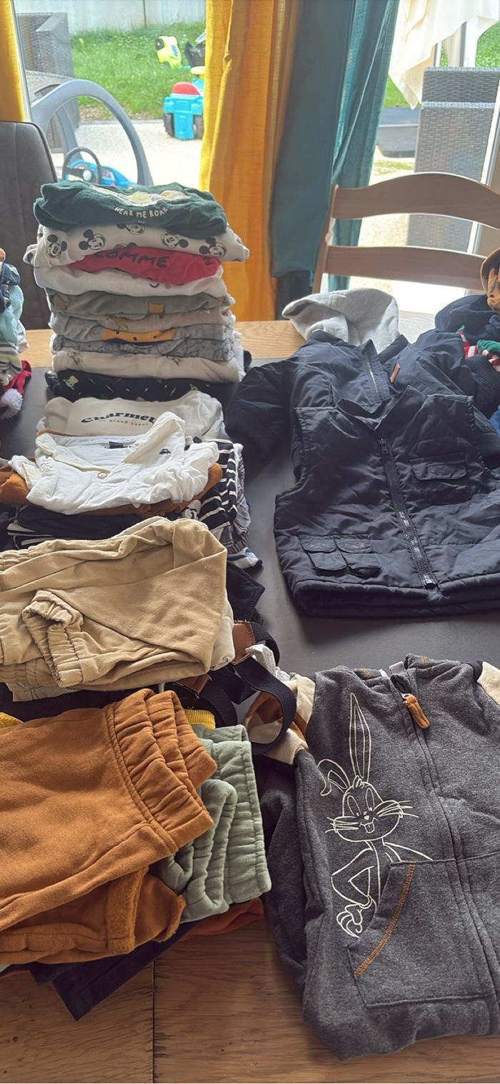Lot vêtements garçons 3 - 6 et 9 mois - photo numéro 2
