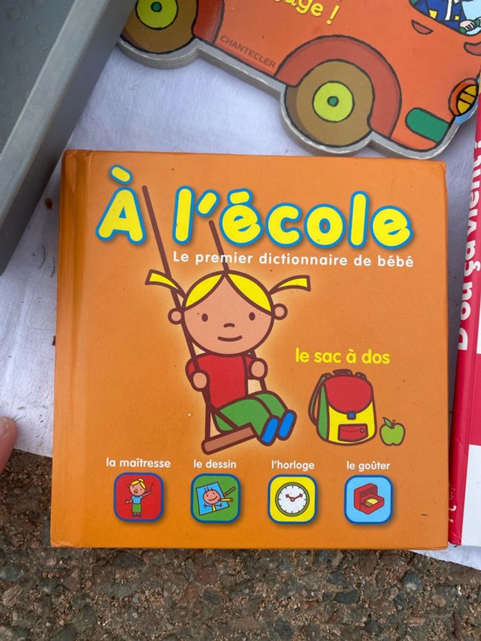 Livre école premier dictionnaire