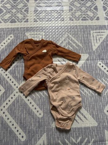 2 bodys manches longues 1 mois