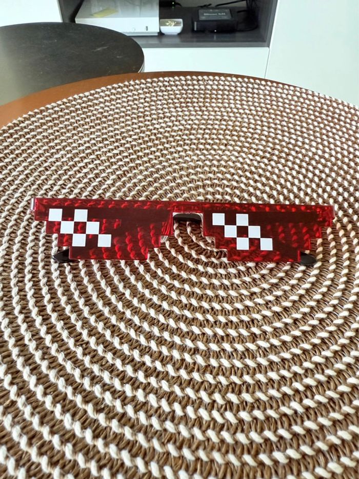 Lunettes Pixel Style “Deal With It” - photo numéro 3