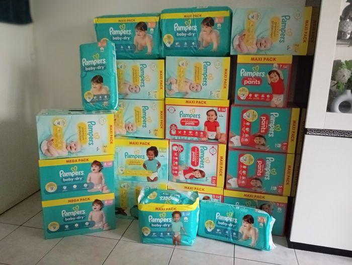 Couches Pampers différentes tailles au choix