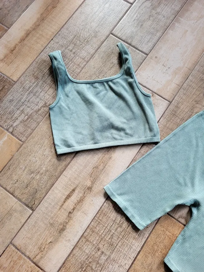Ensemble de sport taille M - photo numéro 3