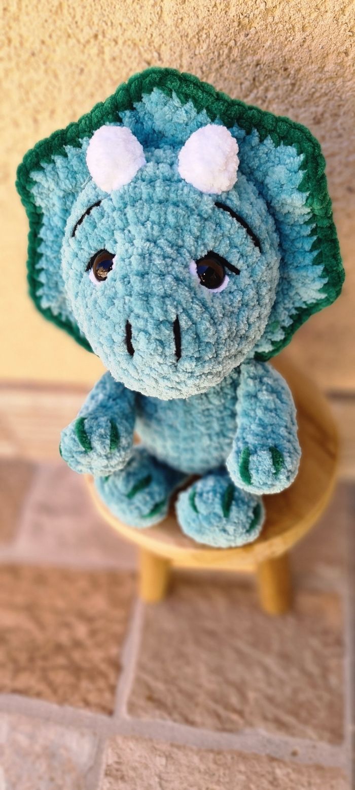 Bébé tricératops 20cm