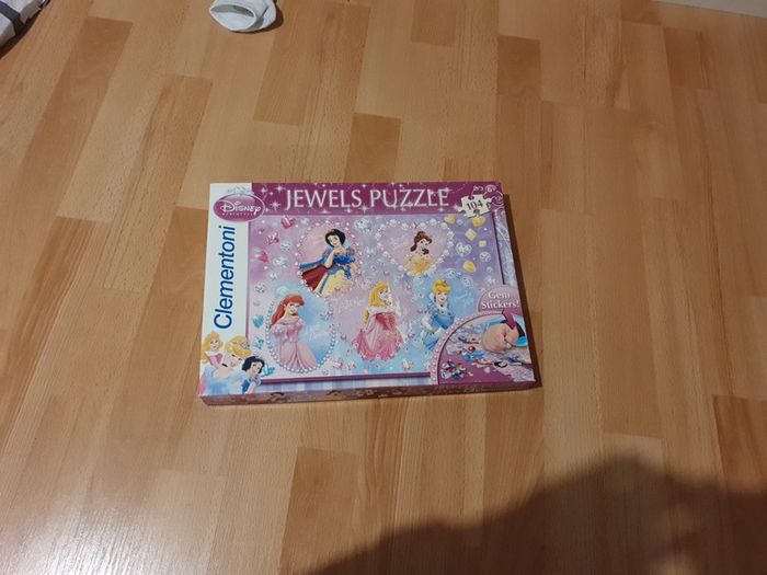 Jewels Puzzle 104 pièces Disney princesses