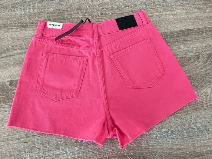 Short rose Superdry taille 25 neuf - photo numéro 2