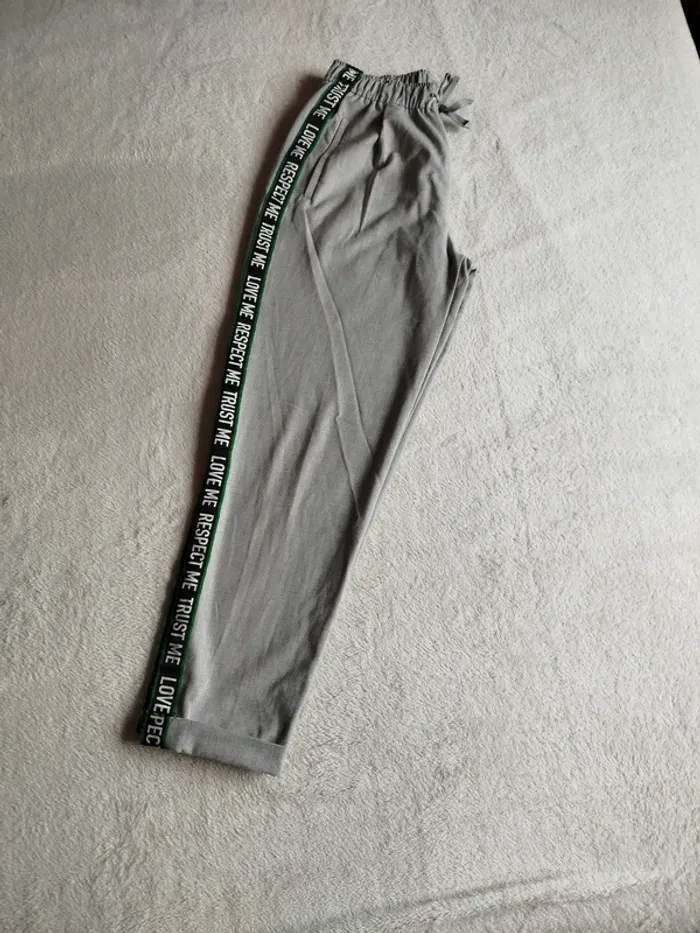 Pantalon gris femme 7/8 Chino Bershka taille S