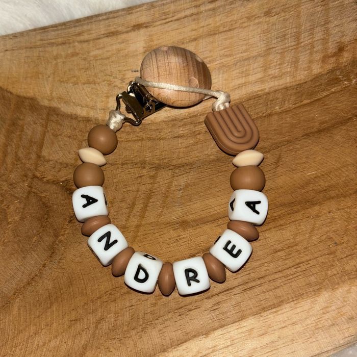 Attache-tétine personnalisé en silicone