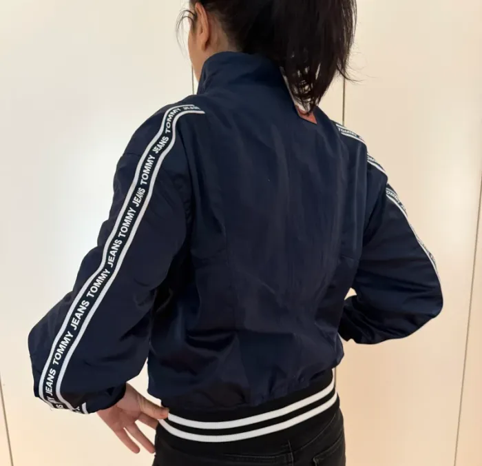 Veste Tommy Jeans blouson tape detail bleu marine neuve avec étiquette taille XS - photo numéro 2