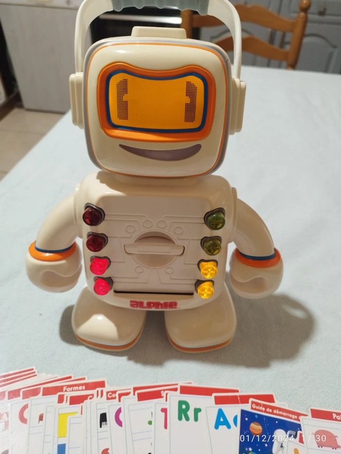 Robot Alphie playskoll - photo numéro 3