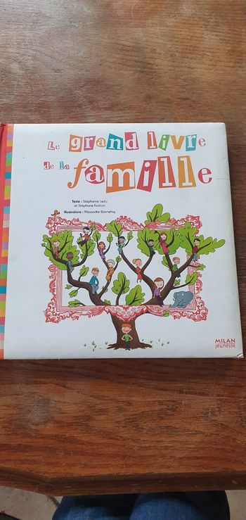 Le grand livre de la famille