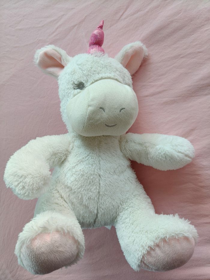 Peluche assise licorne blanche et rose toute douce