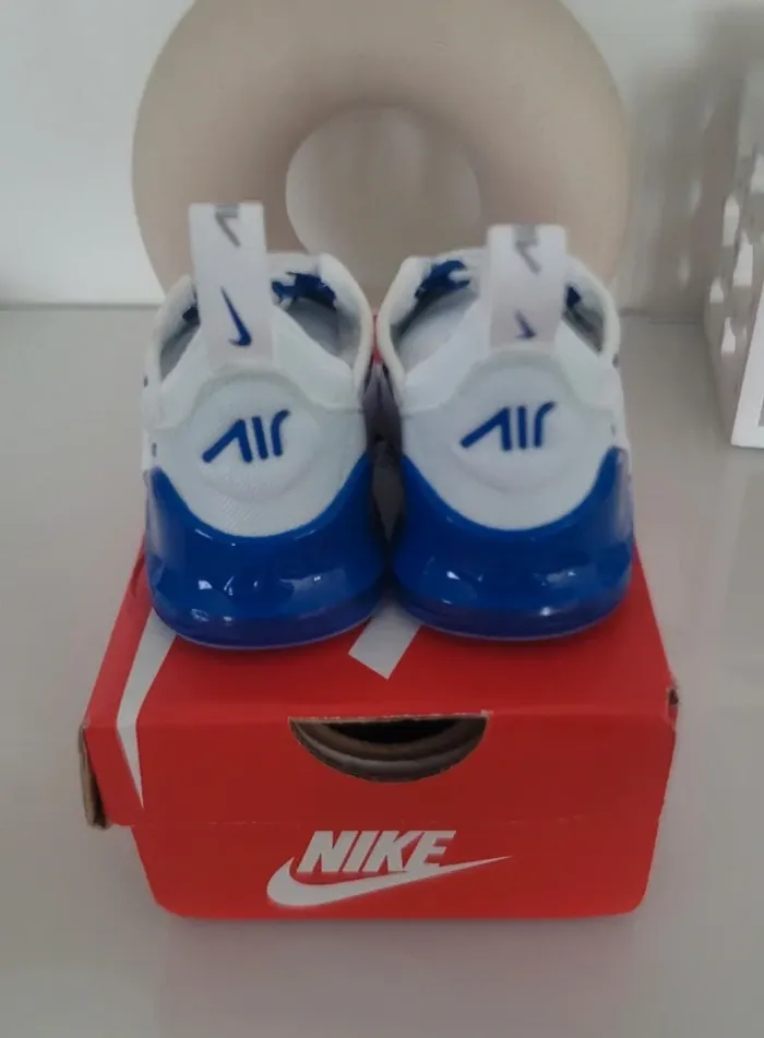 Air Max 270 taille 21 neuves - photo numéro 5