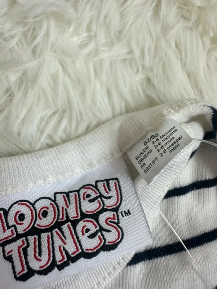 Body Looney Tunes taille 2-6 mois - photo numéro 3