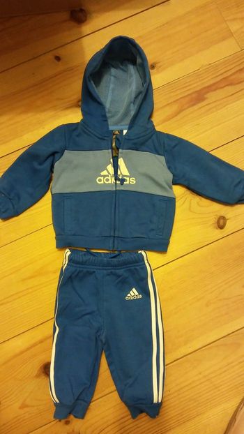 Jogging adidas comme neuf 3-6 mois