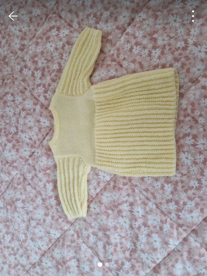 Robe pull bébé jaune clair fait main