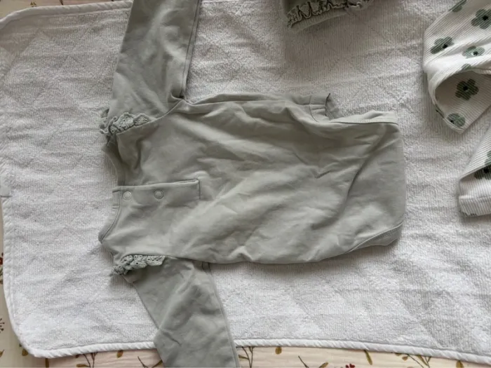 Ensemble vert d’eau bébé fille taille 1 mois - photo numéro 8