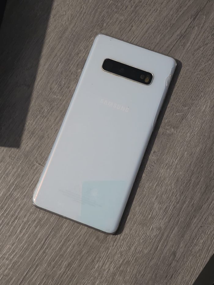 Samsung Galaxy S10+ – Coque + écran d’origine (téléphone vide) - photo numéro 4