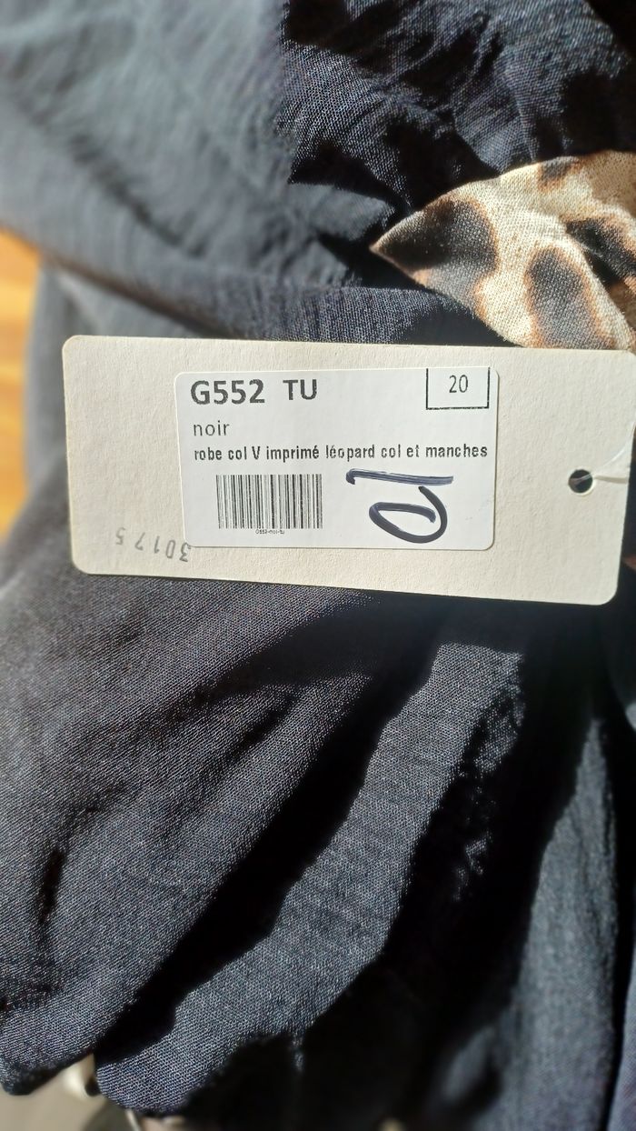 Robe col v imprimé léopard - photo numéro 3