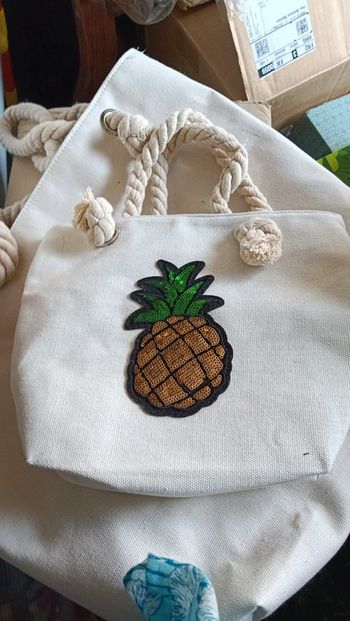 Petit sac ananas sequins neuf
