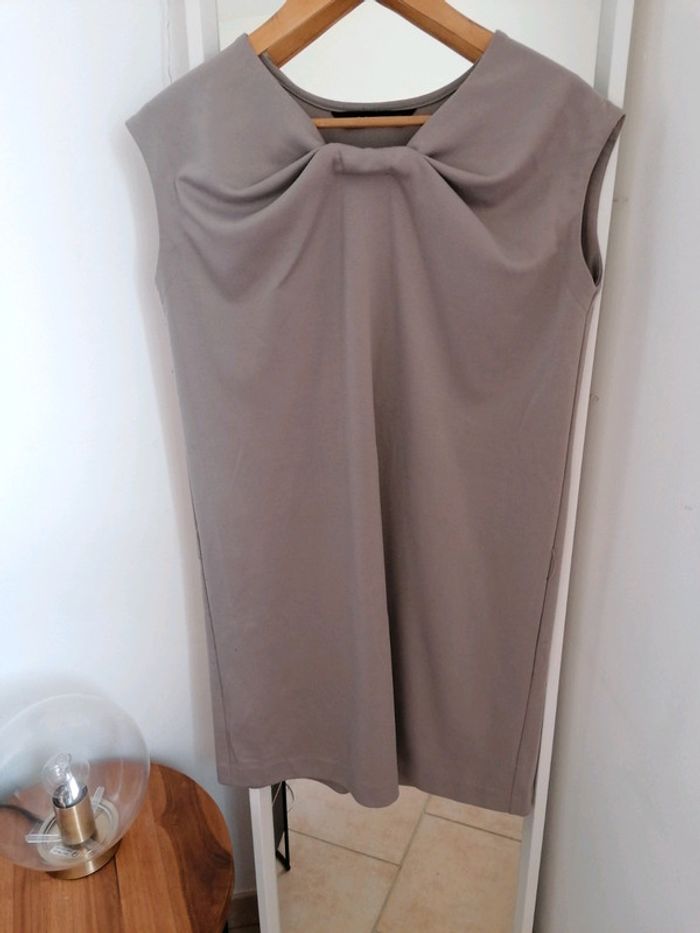 Robe taupe - photo numéro 5