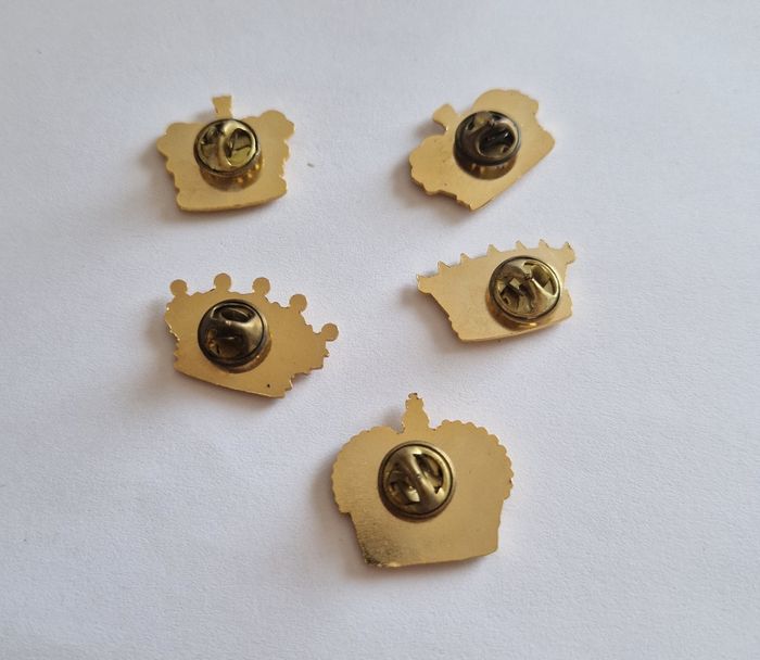 Lot de 5 Pin's Vintage Forme Couronnes Dorées Royales - photo numéro 3