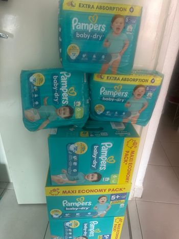 Pampers taille 5+ et 6 