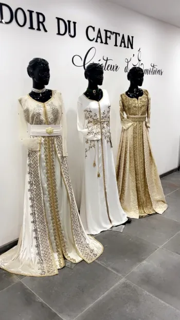 Magnifique caftan en liquidation. Profitez-en !