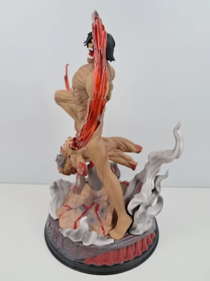 Diorama Eren Jäger tirée de L'Attaque des Titans - photo numéro 3