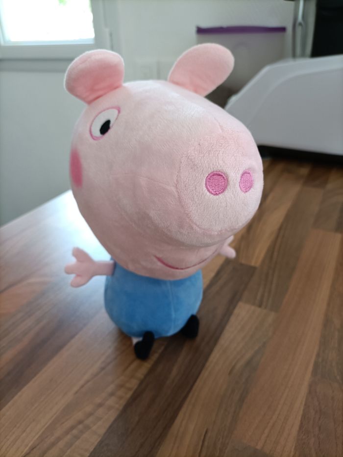 Jolie peluche George Pig de Peppa Pig - photo numéro 2